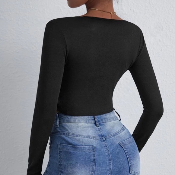 Ruched Asymmetrical Hem Crop Top - Picture 4 of 6